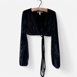 Urban Outfitters - Black Cropped Tie Around Top Sz: S